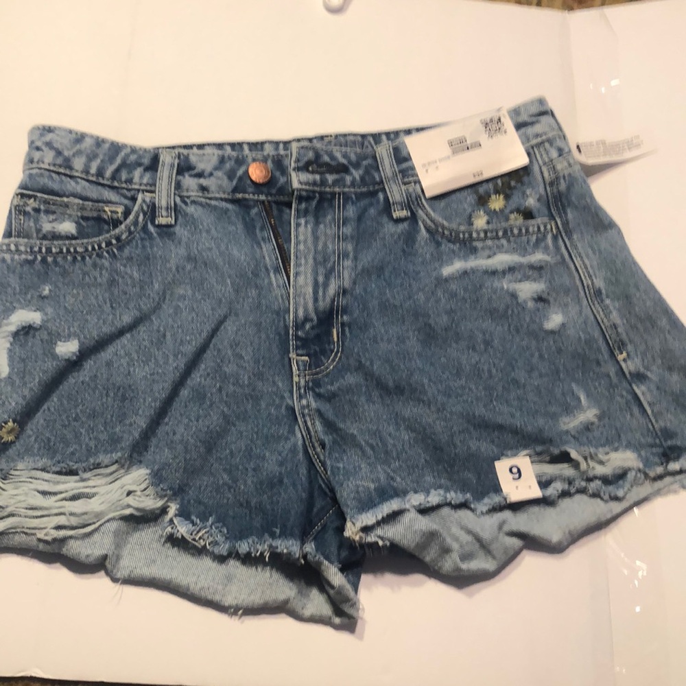 Woman’s Hi-Rise shorts